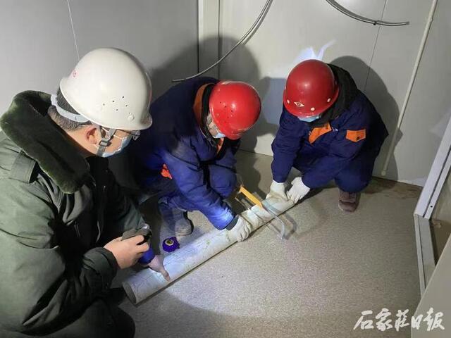 天博两天两夜安装三百多套整体卫浴 供热技术工人火速助建黄庄公寓(图2)